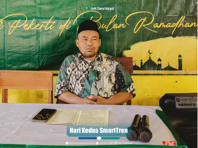 Penyampaian Materi SmartTren Ramadhan